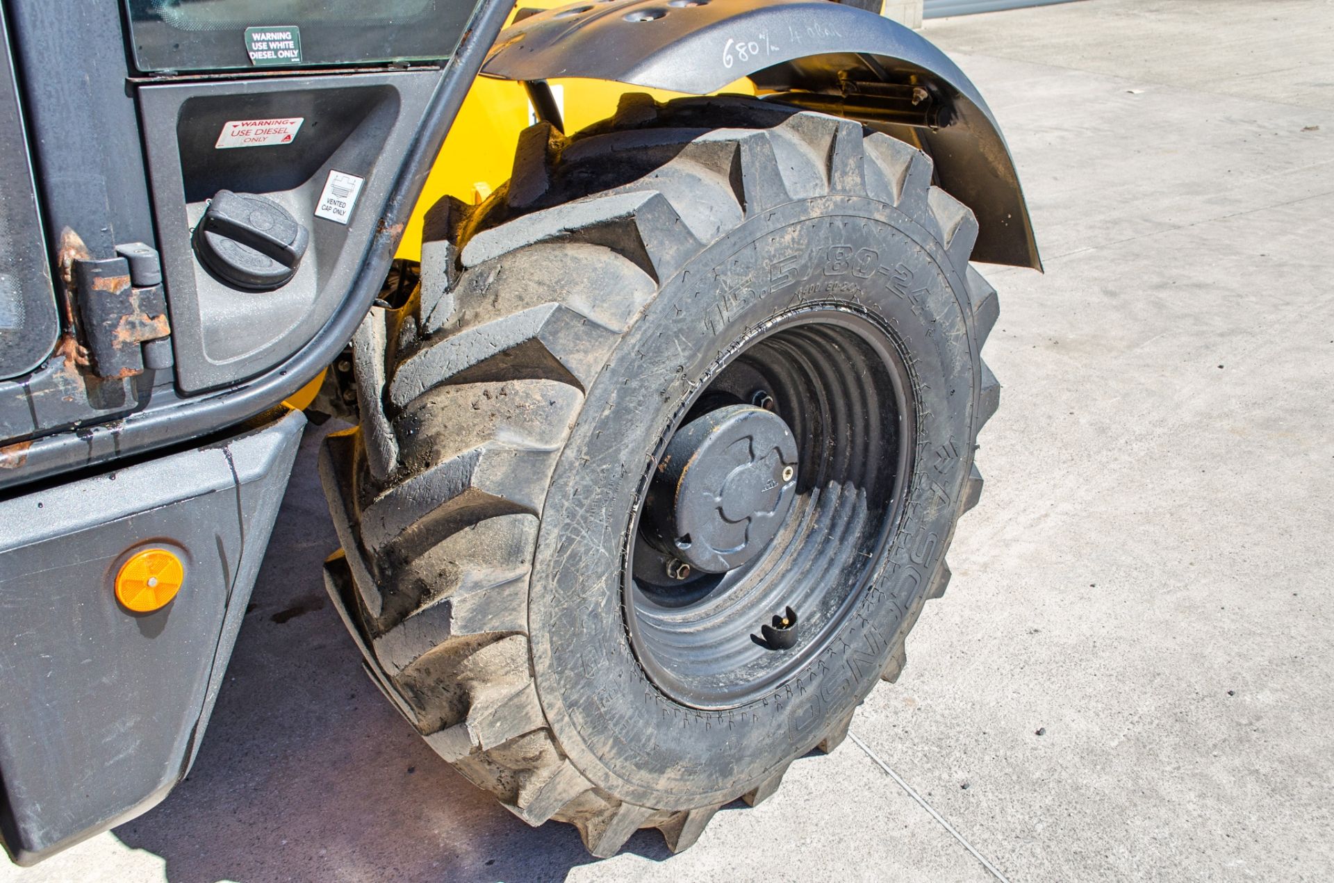 JCB 535-125 T4 IV Hi-Viz 12.5 metre telescopic handler Year: 2017 S/N: 2568790 Recorded Hours: - Image 14 of 22