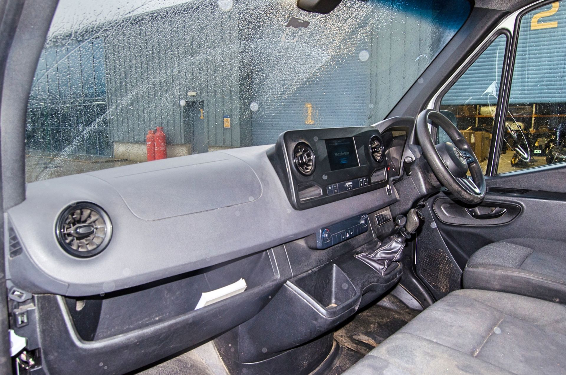 Mercedes Benz Sprinter 315 Progressive CDi 1950cc diesel 6 speed manual panel van Registration - Image 19 of 30