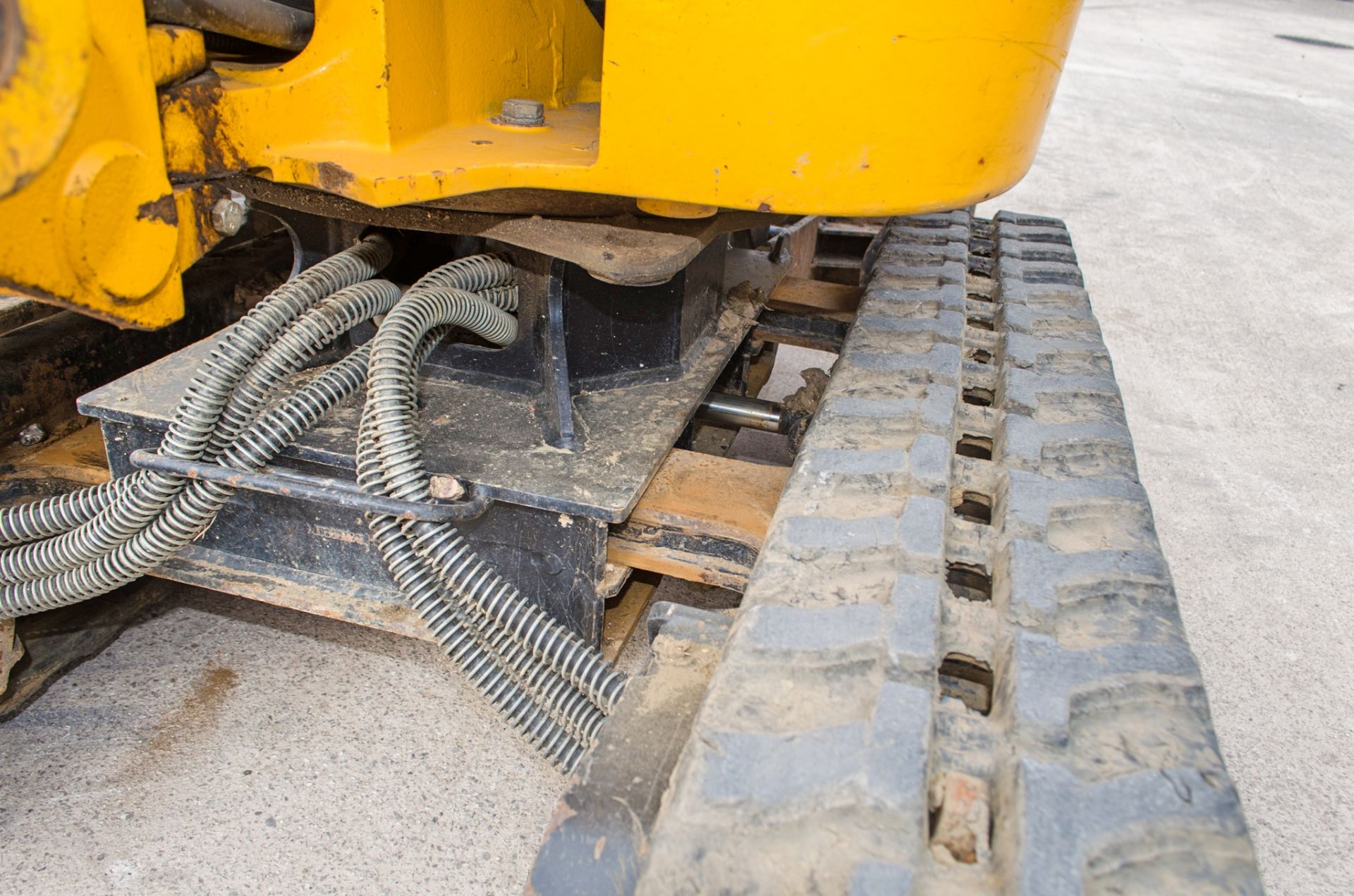 JCB 8008CT 0.8 tonne rubber tracked micro excavator Year: 2021 S/N: 3042006 Recorded Hours: 718 - Image 19 of 25