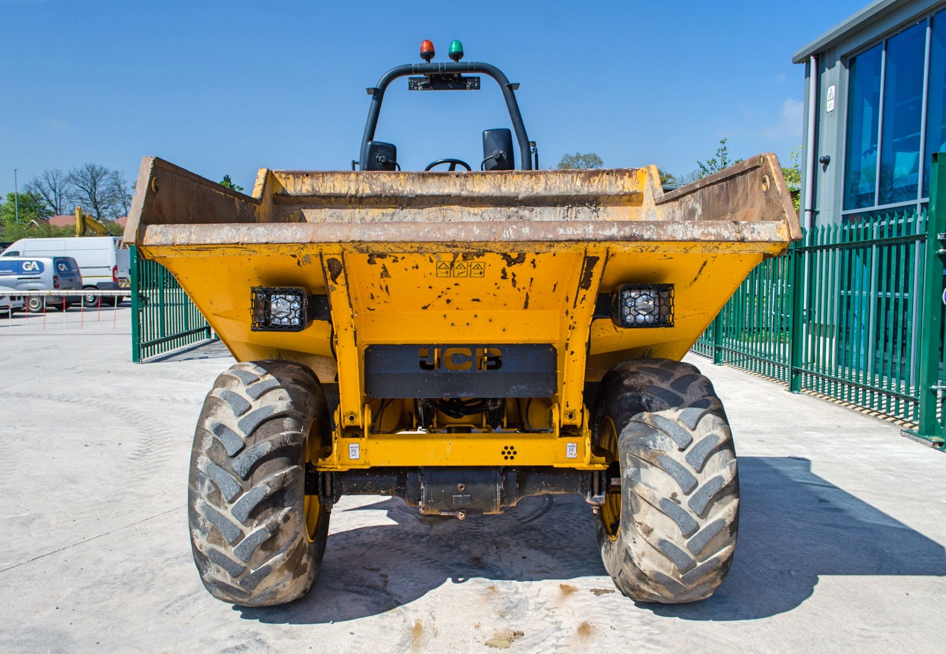 JCB 9T-2 Stage V 9 tonne straight skip dumper Year: 2021 S/N: 3030634 Recorded Hours: 1440 c/w - Image 5 of 24