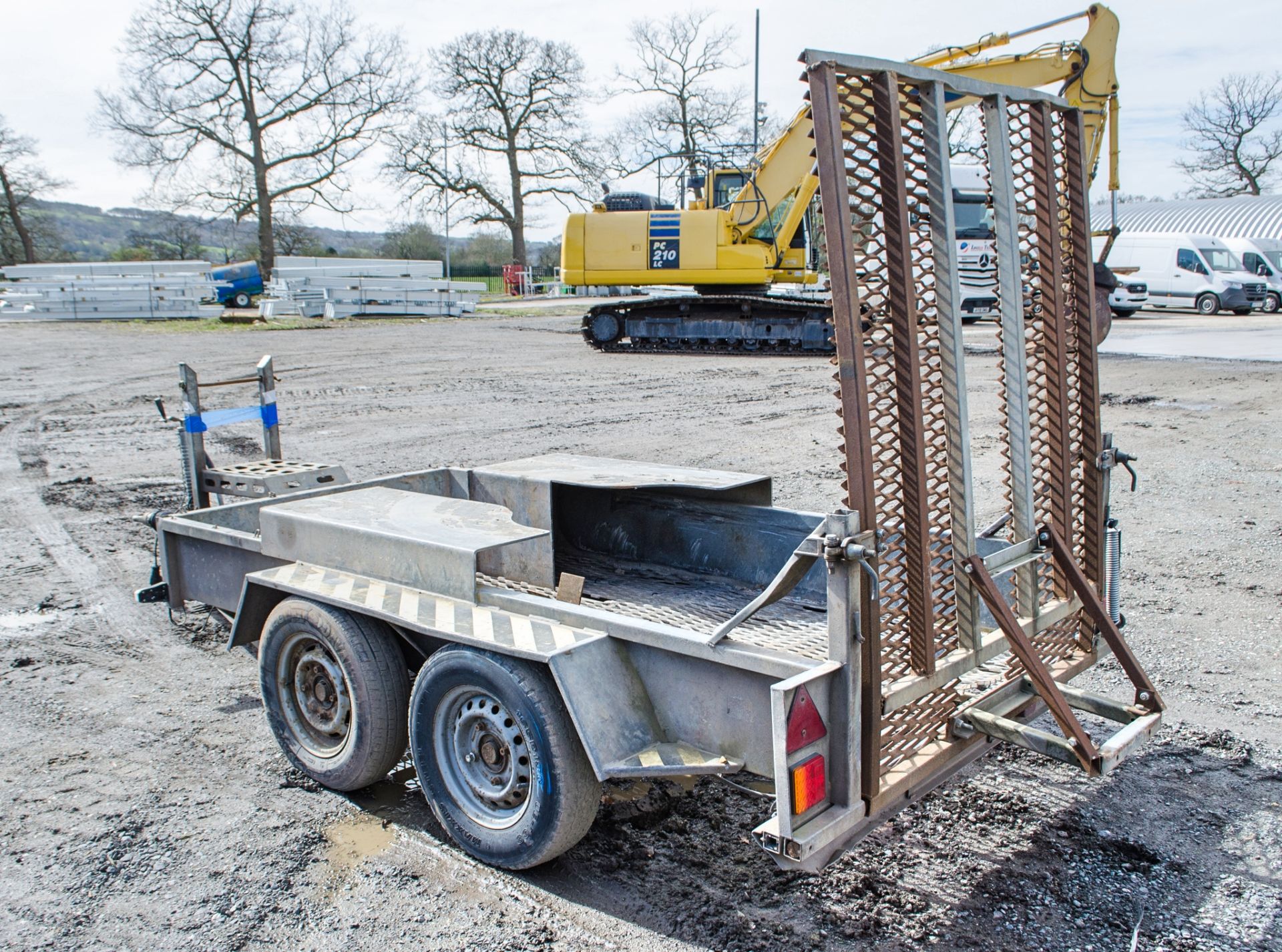 Heritage 8ft x 4ft tandem axle plant trailer S/N: 370760 c/w excavator docking system - Image 4 of 7