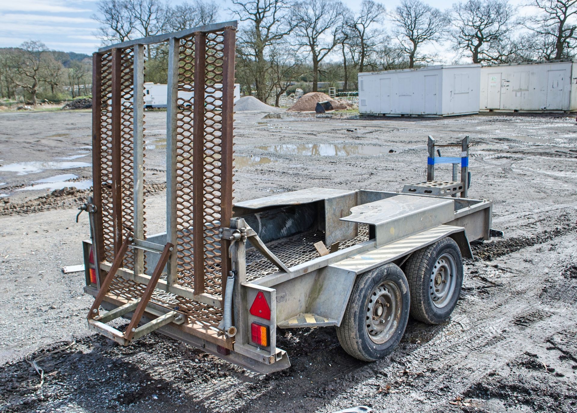 Heritage 8ft x 4ft tandem axle plant trailer S/N: 370760 c/w excavator docking system - Image 3 of 7
