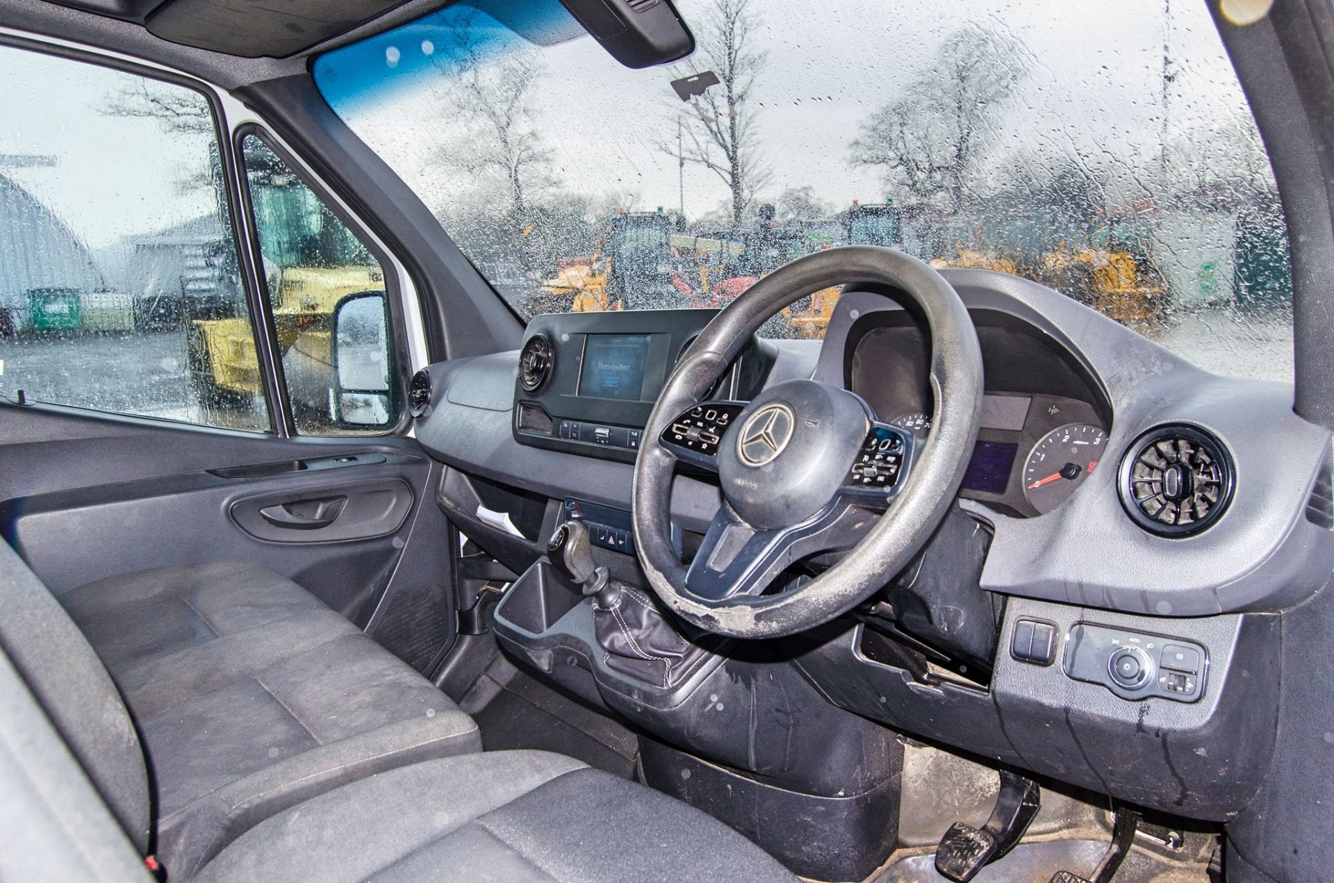 Mercedes Benz Sprinter 315 Progressive CDi 1950cc diesel 6 speed manual panel van Registration - Image 17 of 30