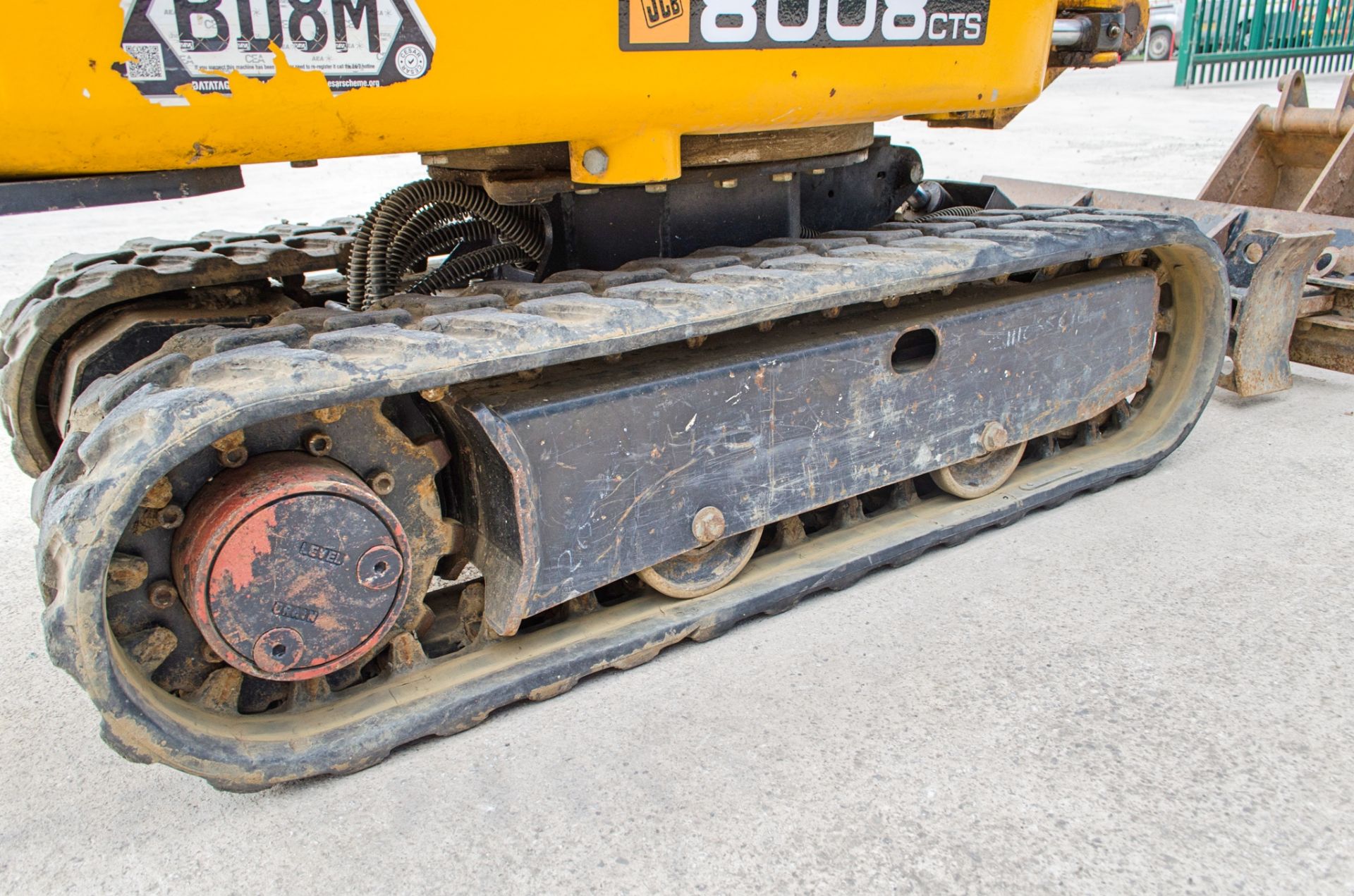 JCB 8008CT 0.8 tonne rubber tracked micro excavator Year: 2021 S/N: 3042006 Recorded Hours: 718 - Image 12 of 25