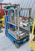 Genie GR12 Runabout battery electric personnel hoist/lift Year: 2015 S/N: GR15-39840 A679477