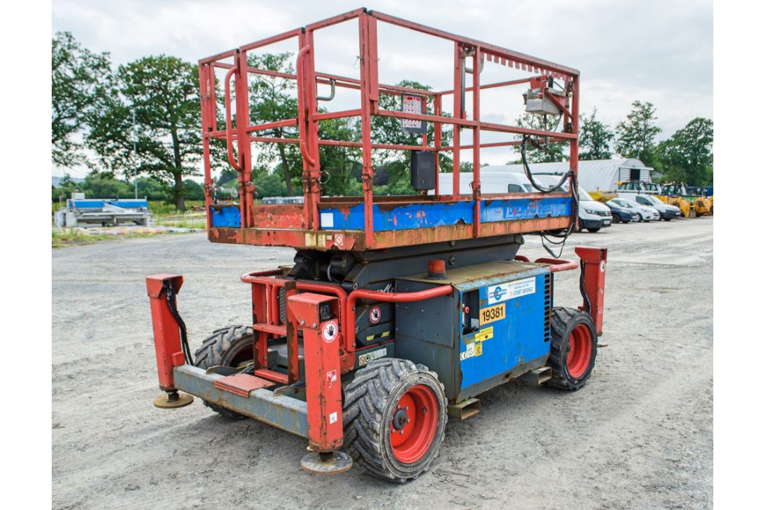 Skyjack SJ6832RT diesel driven 4 wheel drive scissor lift access platform Year: 2015 S/N: 37007504 - Image 3 of 18