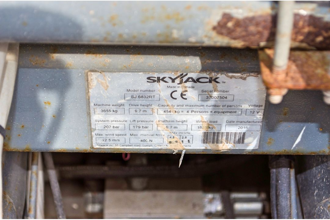 Skyjack SJ6832RT diesel driven 4 wheel drive scissor lift access platform Year: 2015 S/N: 37007504 - Image 17 of 18