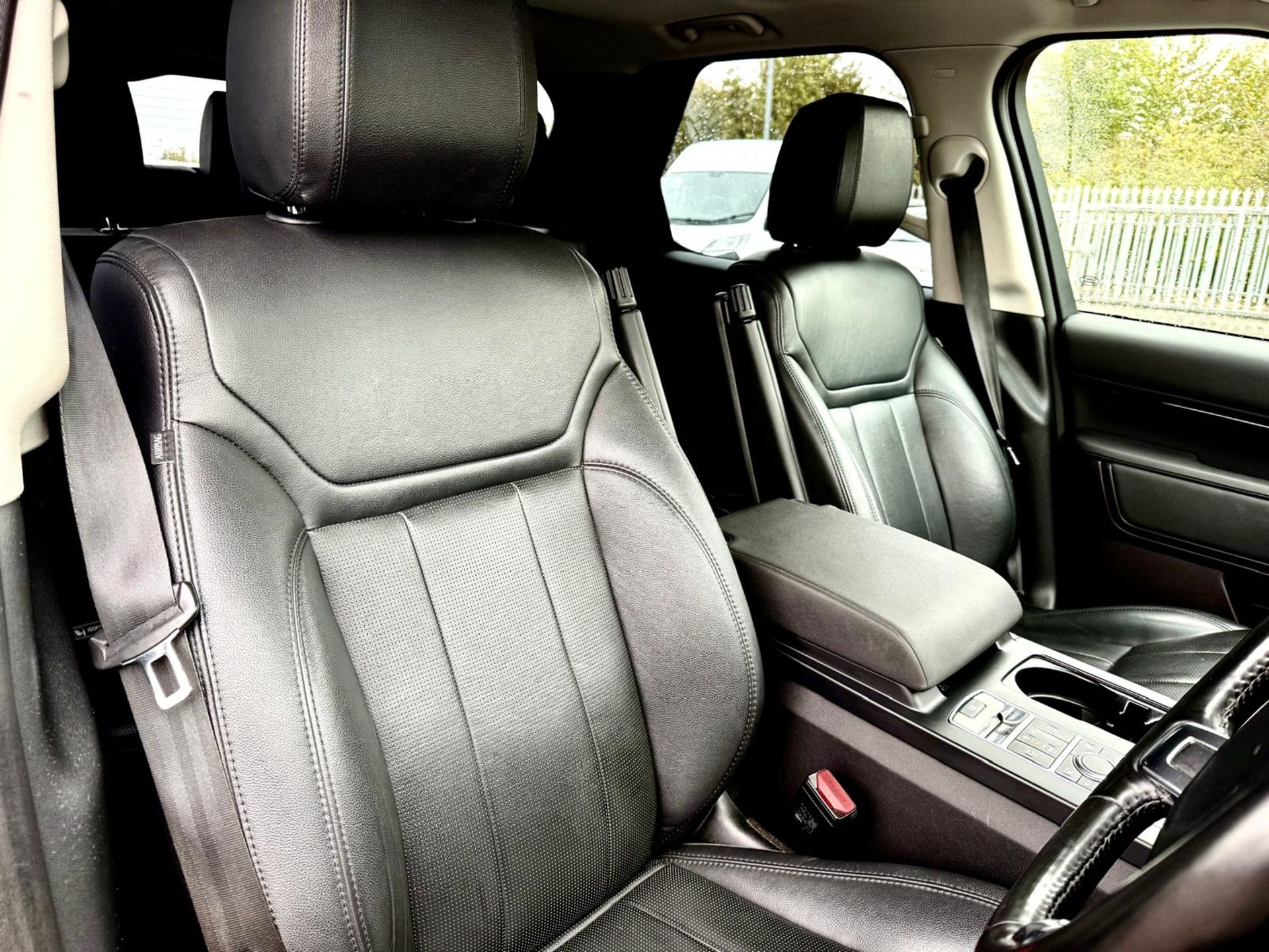 Land Rover Discovery 3.0 SDV6 306 HSE 4WD 2019 '68 Reg' Sat Nav - A/C - ULEZ Compliant - Image 11 of 22