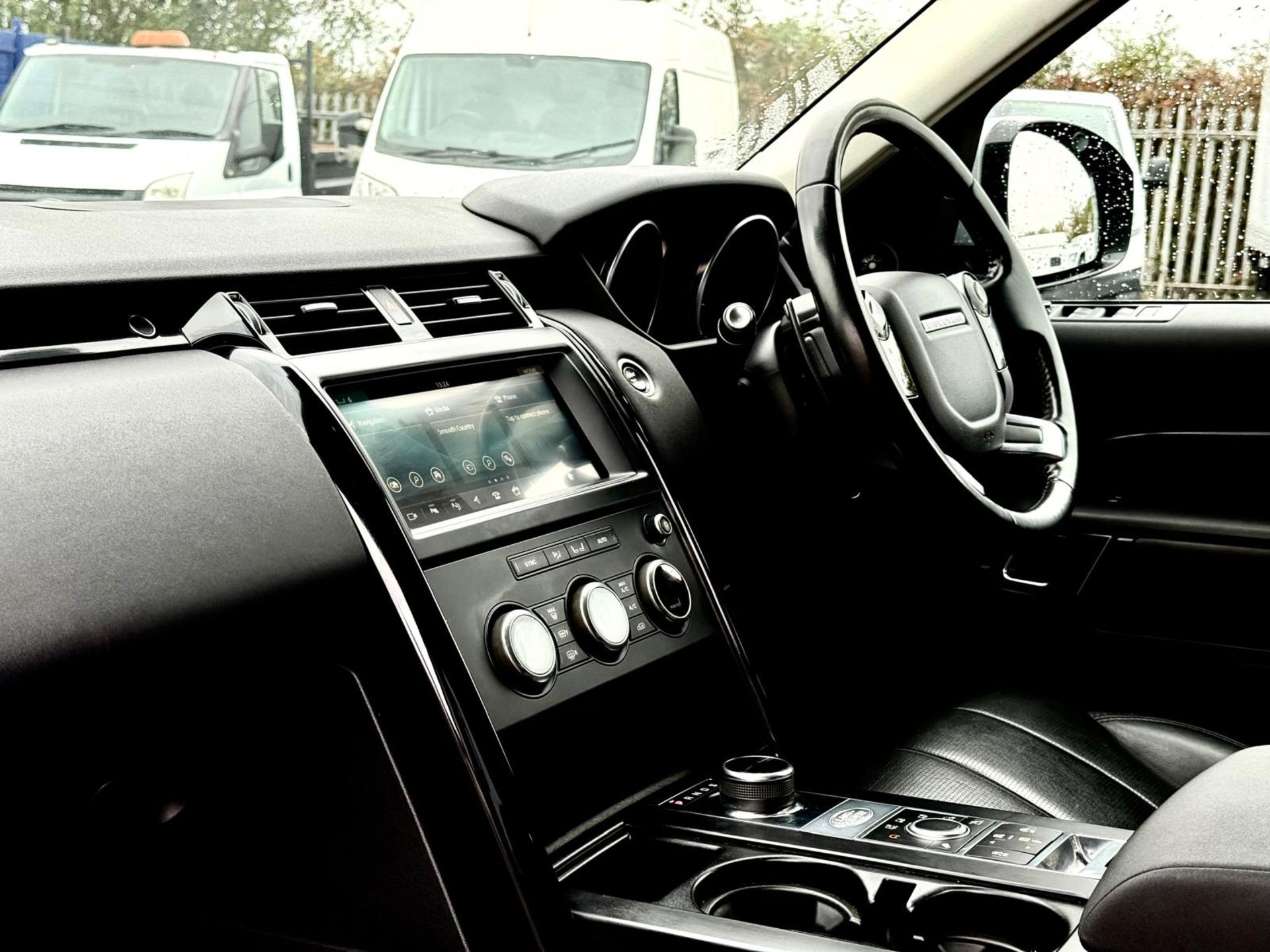 Land Rover Discovery 3.0 SDV6 306 HSE 4WD 2019 '68 Reg' Sat Nav - A/C - ULEZ Compliant - Image 9 of 22
