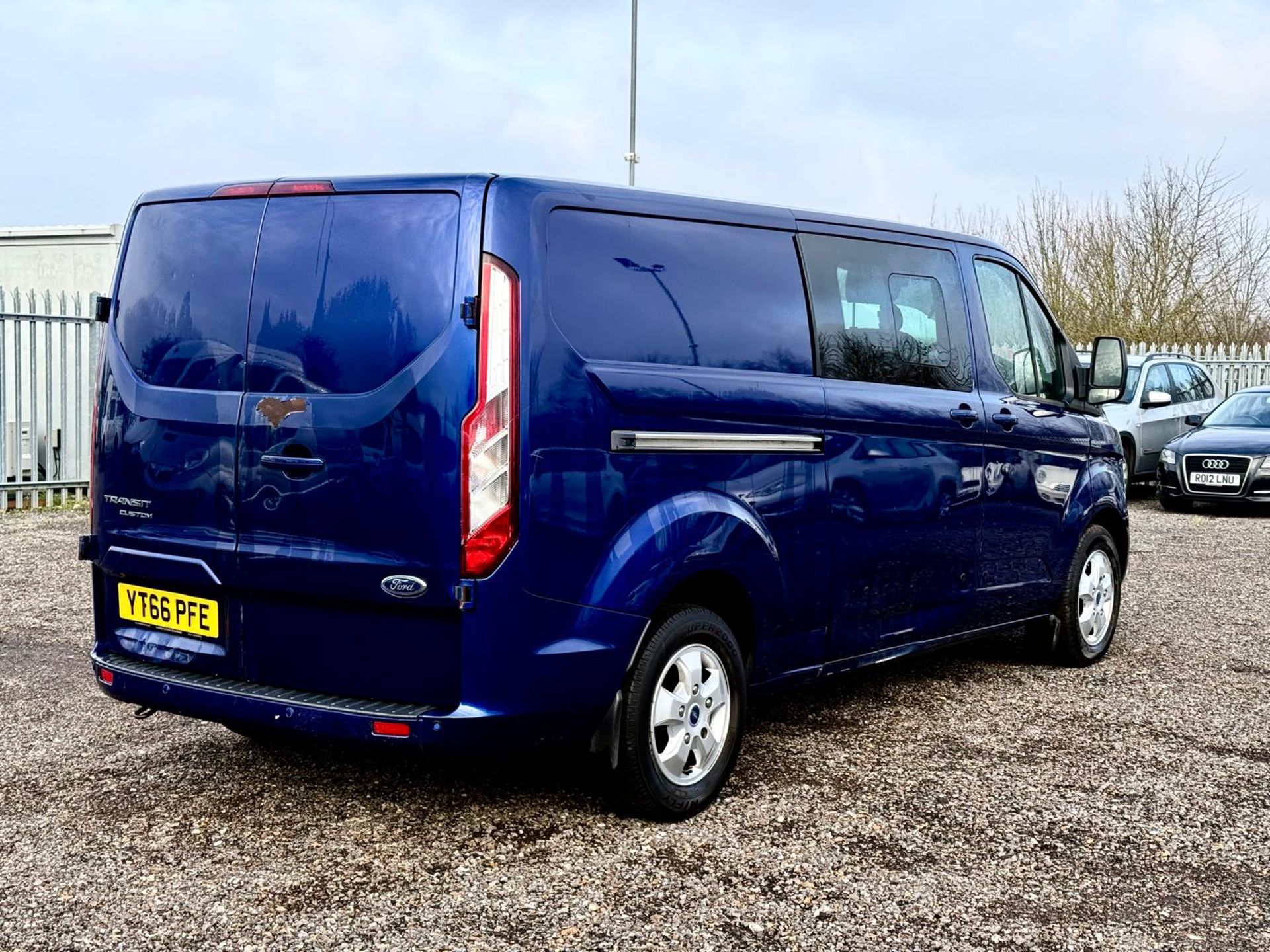 Ford transit Custom 2.0 TDCI 130 310 LWB Limited CrewVan 2016 '66 Reg' ULEZ Complaint - A - Image 9 of 17
