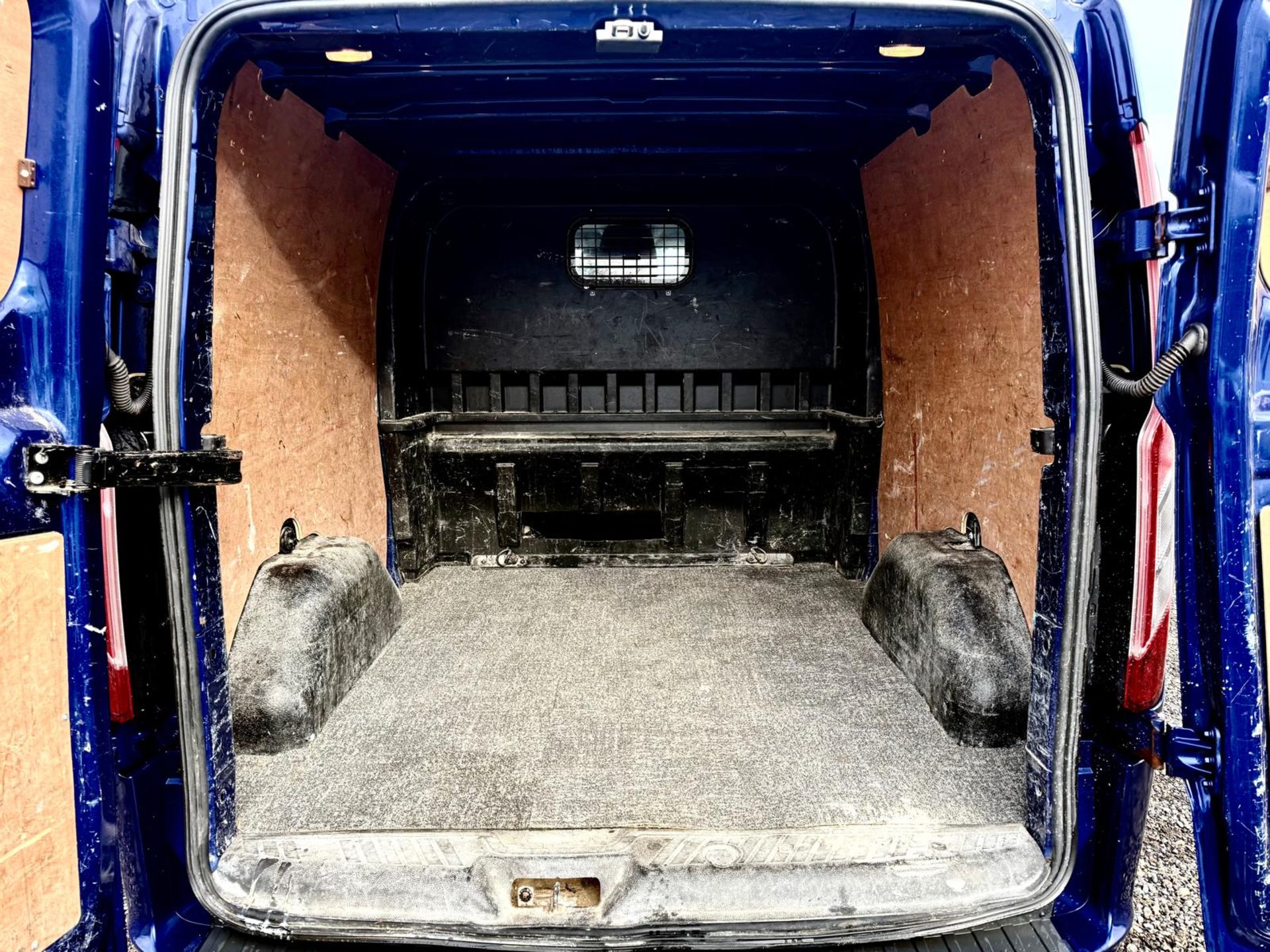 Ford transit Custom 2.0 TDCI 130 310 LWB Limited CrewVan 2016 '66 Reg' ULEZ Complaint - A - Image 6 of 17