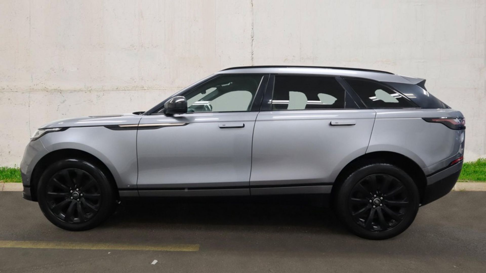 **ON SALE**Land Rover Range Rover Velar 2.0 180 D R Dynamic SE 2019 '69 Reg' Sat Nav - A/C - ULEZ Co - Image 3 of 11