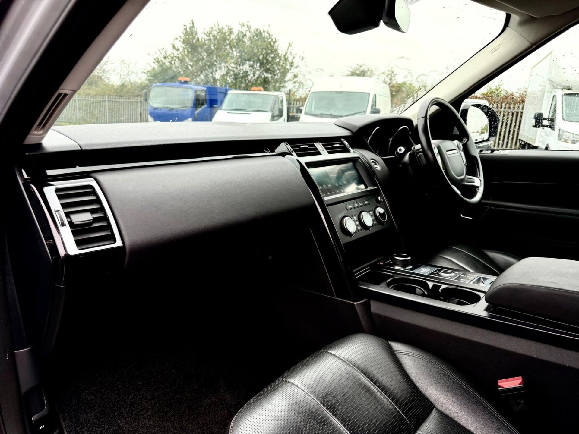 Land Rover Discovery 3.0 SDV6 306 HSE 4WD 2019 '68 Reg' Sat Nav - A/C - ULEZ Compliant - Image 8 of 22