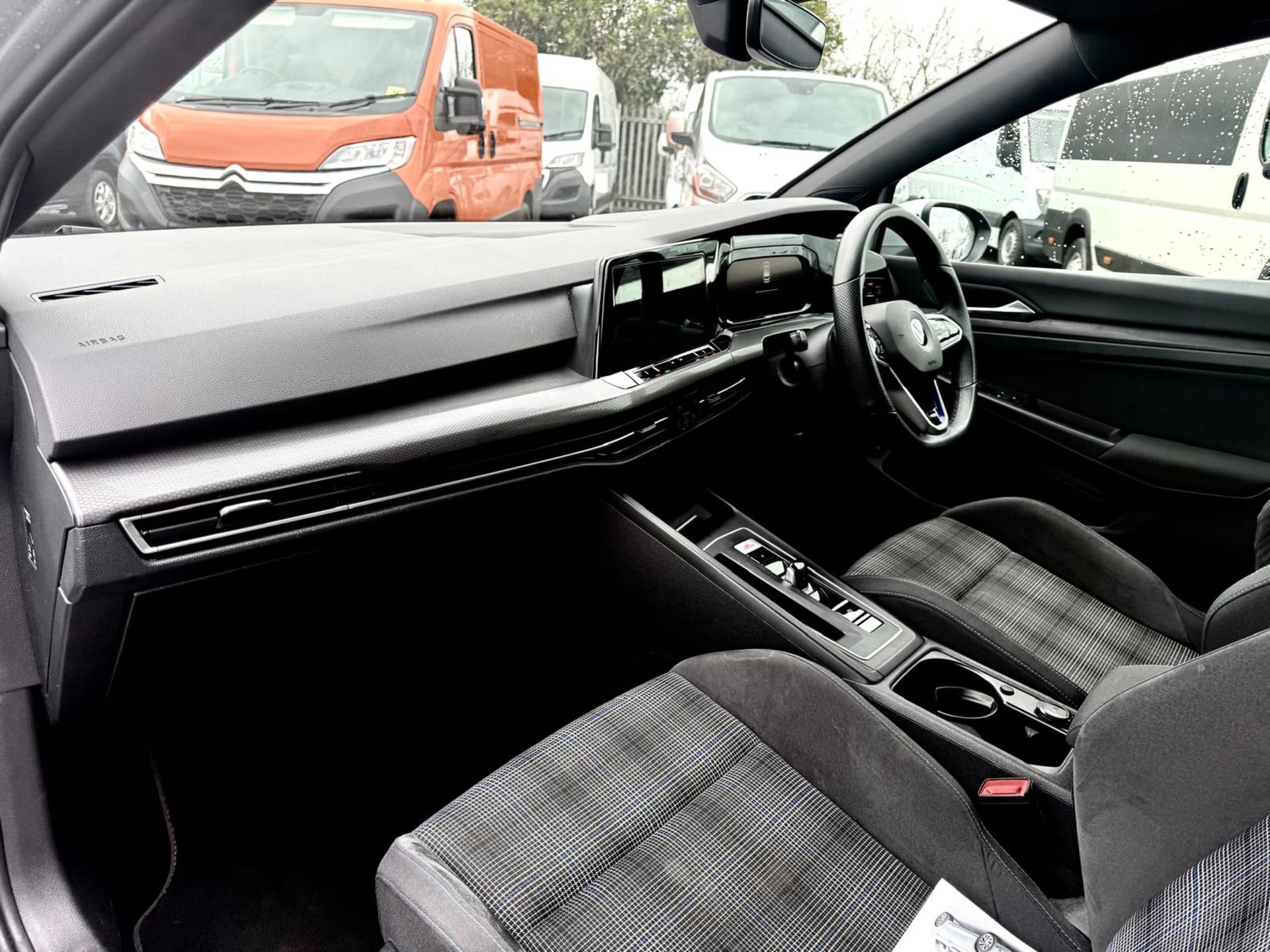 Volkswagen Golf 1.4 TSI GTE Hatchback 2021 '21 Reg' Sat Nav - A/C - ULEZ Compliant - Automatic - Image 9 of 21
