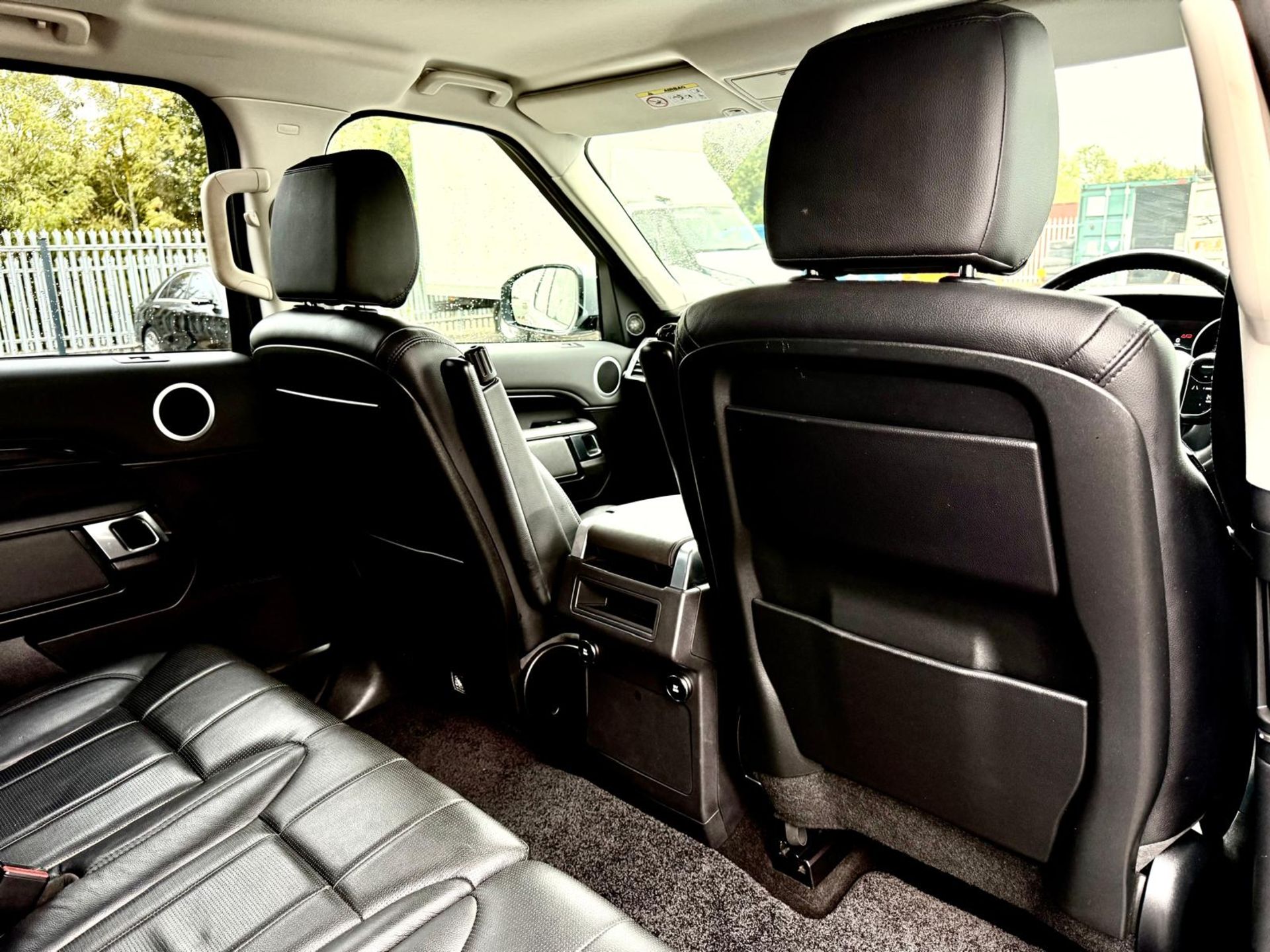 Land Rover Discovery 3.0 SDV6 306 HSE 4WD 2019 '68 Reg' Sat Nav - A/C - ULEZ Compliant - Image 18 of 22