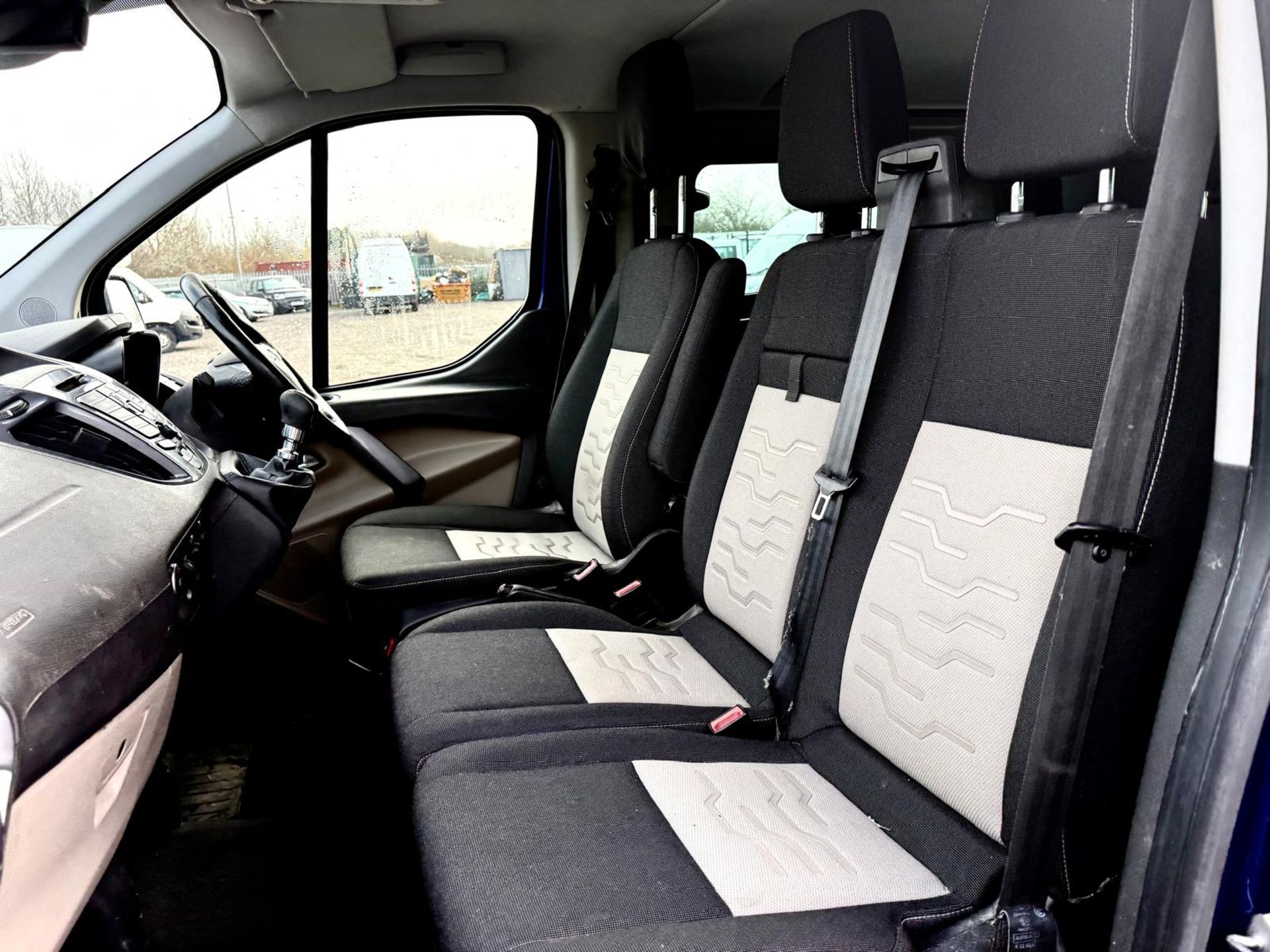 Ford transit Custom 2.0 TDCI 130 310 LWB Limited CrewVan 2016 '66 Reg' ULEZ Complaint - A - Image 11 of 17