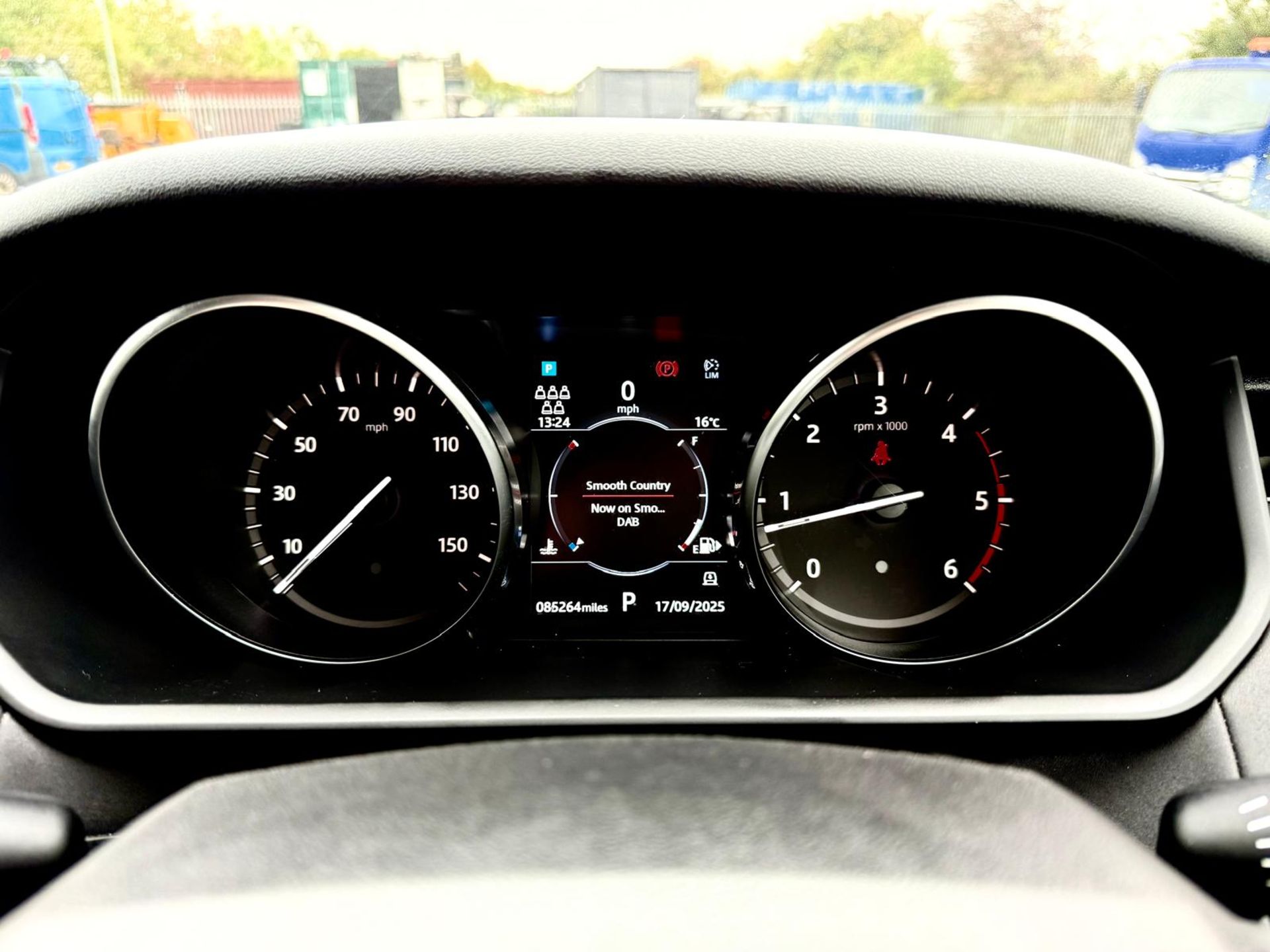 Land Rover Discovery 3.0 SDV6 306 HSE 4WD 2019 '68 Reg' Sat Nav - A/C - ULEZ Compliant - Image 21 of 22