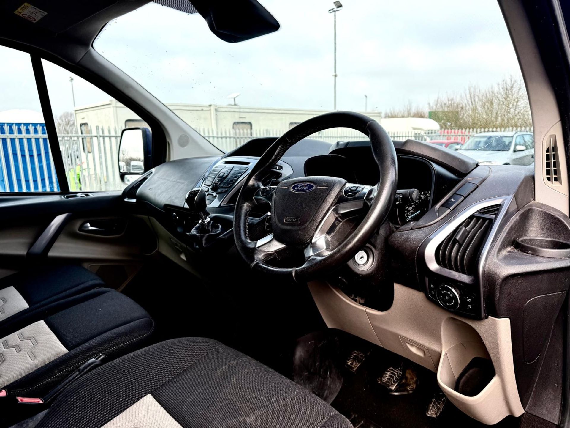 Ford transit Custom 2.0 TDCI 130 310 LWB Limited CrewVan 2016 '66 Reg' ULEZ Complaint - A - Image 13 of 17
