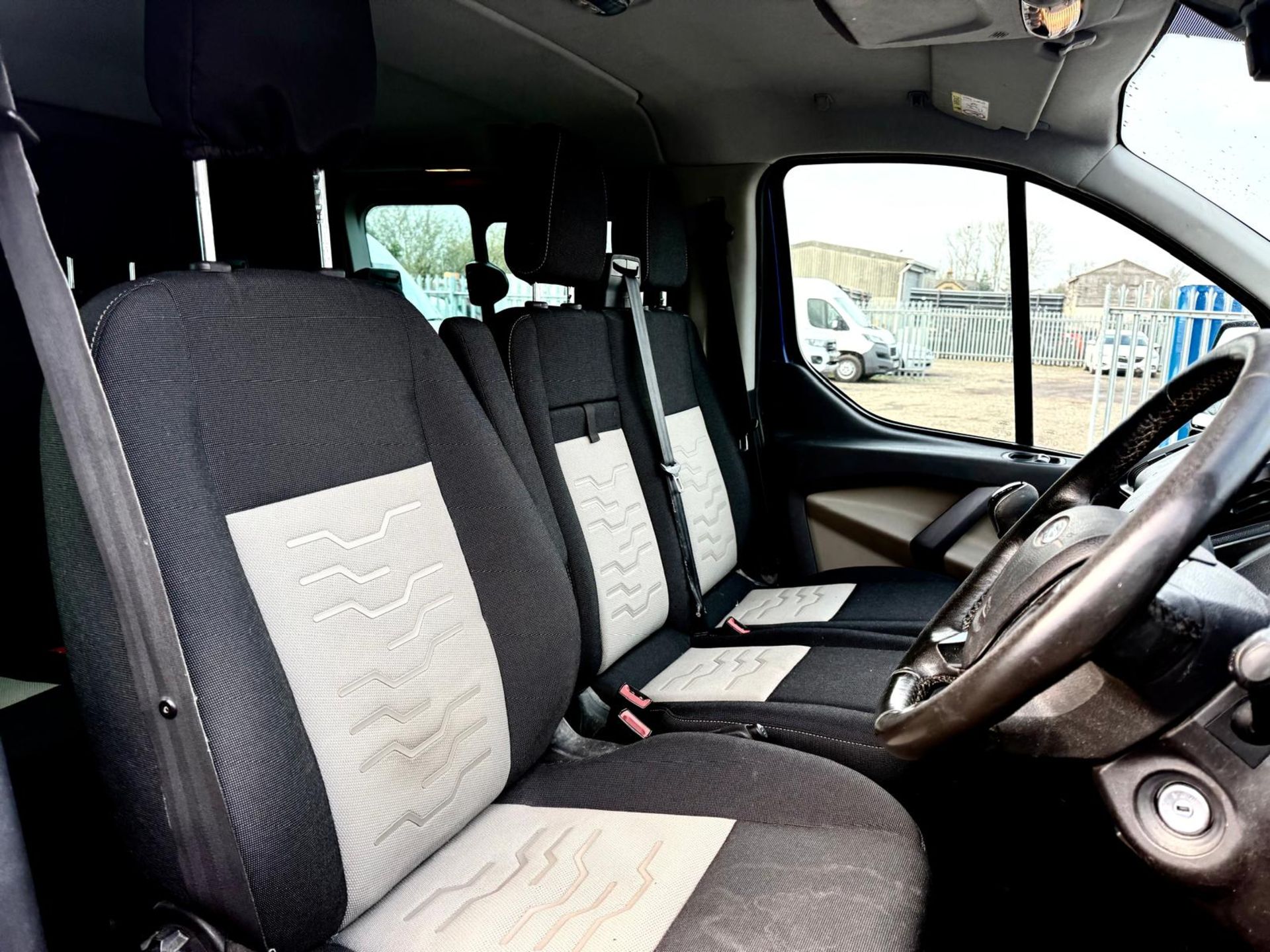Ford transit Custom 2.0 TDCI 130 310 LWB Limited CrewVan 2016 '66 Reg' ULEZ Complaint - A - Image 12 of 17