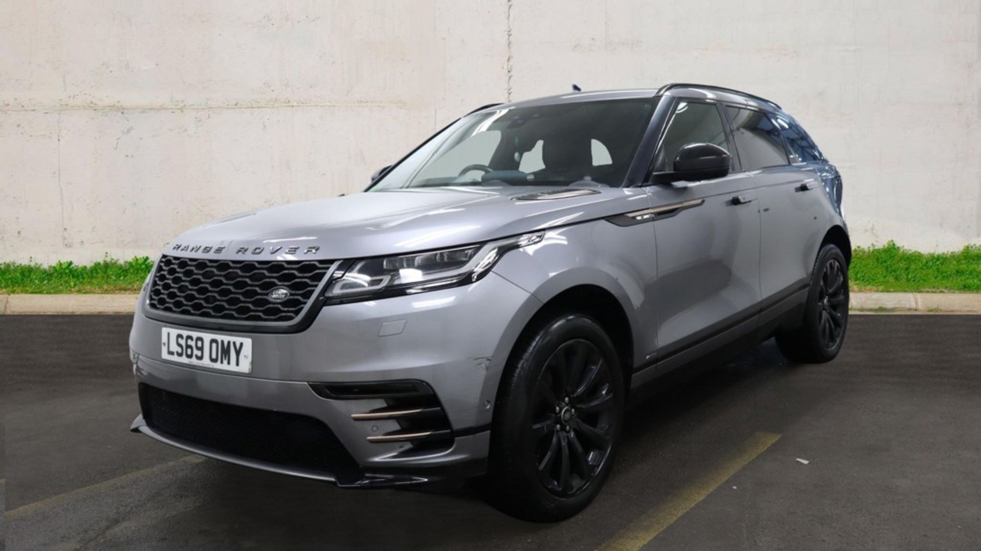 **ON SALE**Land Rover Range Rover Velar 2.0 180 D R Dynamic SE 2019 '69 Reg' Sat Nav - A/C - ULEZ Co - Image 2 of 11