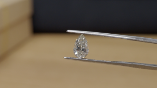 Pear Cut 1.07 Carat ( Natural Diamond ) F Colour SI2 Clarity