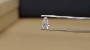 Pear Cut 1.03 Carat ( Natural Diamond ) F Colour SI2 Clarity