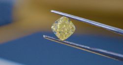 Cushion Brilliant 3.01 Carat ( Natural Diamond ) Fancy Yellow Colour SI1 Clarity GIA Certificate