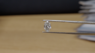 Oval Cut 1.02 Carat ( Natural Diamond ) G Colour I2 Clarity