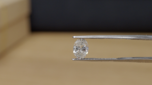 Oval Cut 1.00 Carat ( Natural Diamond ) F Colour SI1 Clarity