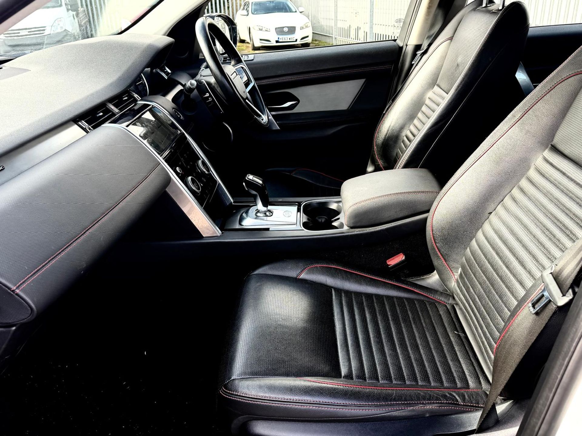 Land Rover Discovery Sport R-Dynamic S 2021 '21 Reg' - Navigation - A/C - 4WD - Image 12 of 19