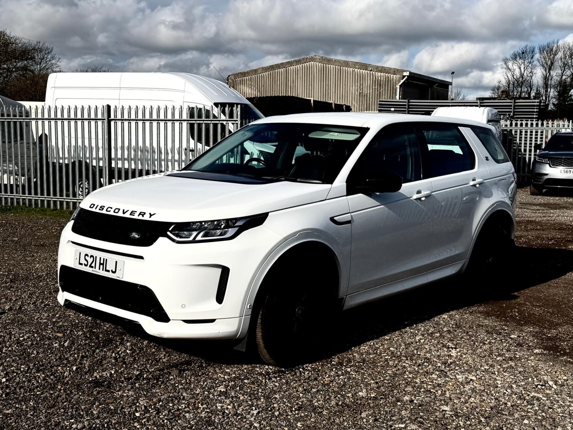 Land Rover Discovery Sport R-Dynamic S 2021 '21 Reg' - Navigation - A/C - 4WD - Image 3 of 19