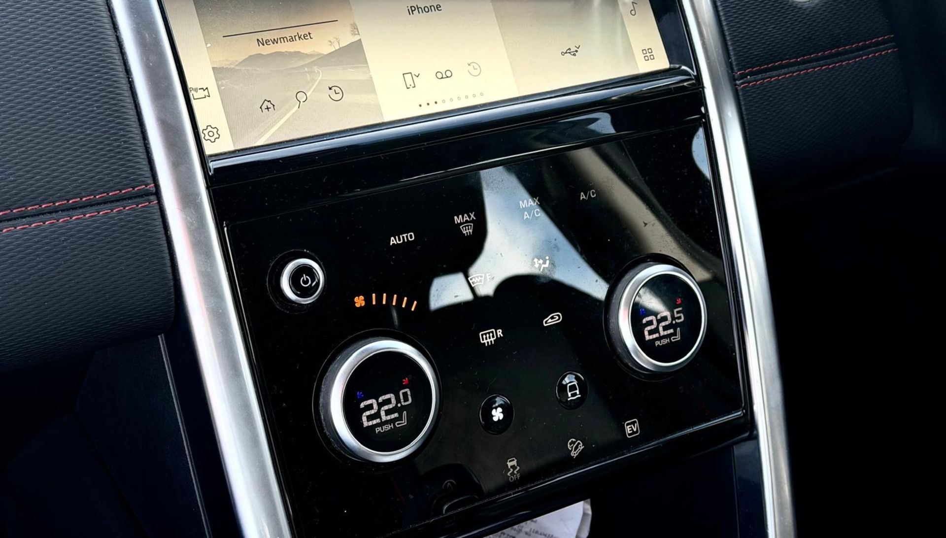 Land Rover Discovery Sport R-Dynamic S 2021 '21 Reg' - Navigation - A/C - 4WD - Image 18 of 19