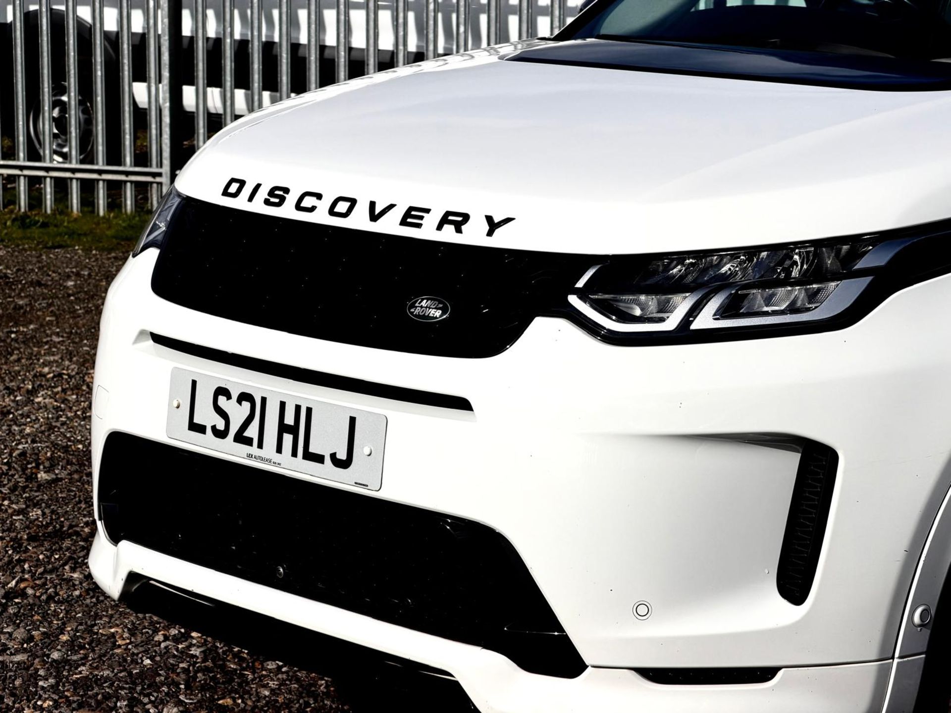 Land Rover Discovery Sport R-Dynamic S 2021 '21 Reg' - Navigation - A/C - 4WD - Image 4 of 19