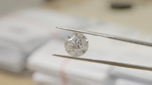 Round Brilliant Cut 5.15 Carat ( Natural Diamond ) I Colour I3 Clarity EDR Certificate