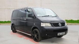 ** ON SALE ** Volkswagen Transporter T30 TDI LWB Shuttle Bus '2019' 9 Seats