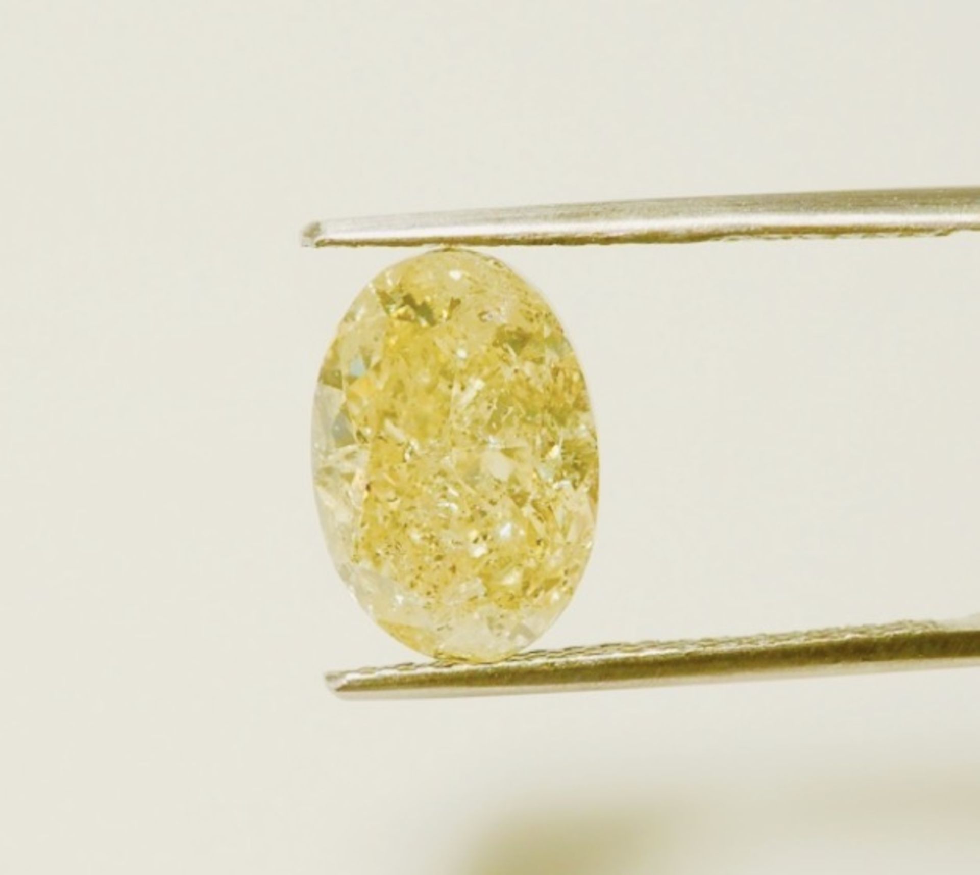 ** ON SALE **Oval Cut ( Natural Diamond ) 5.20 Carat Fancy Yellow Colour I3 Clarity Polish - Image 4 of 6