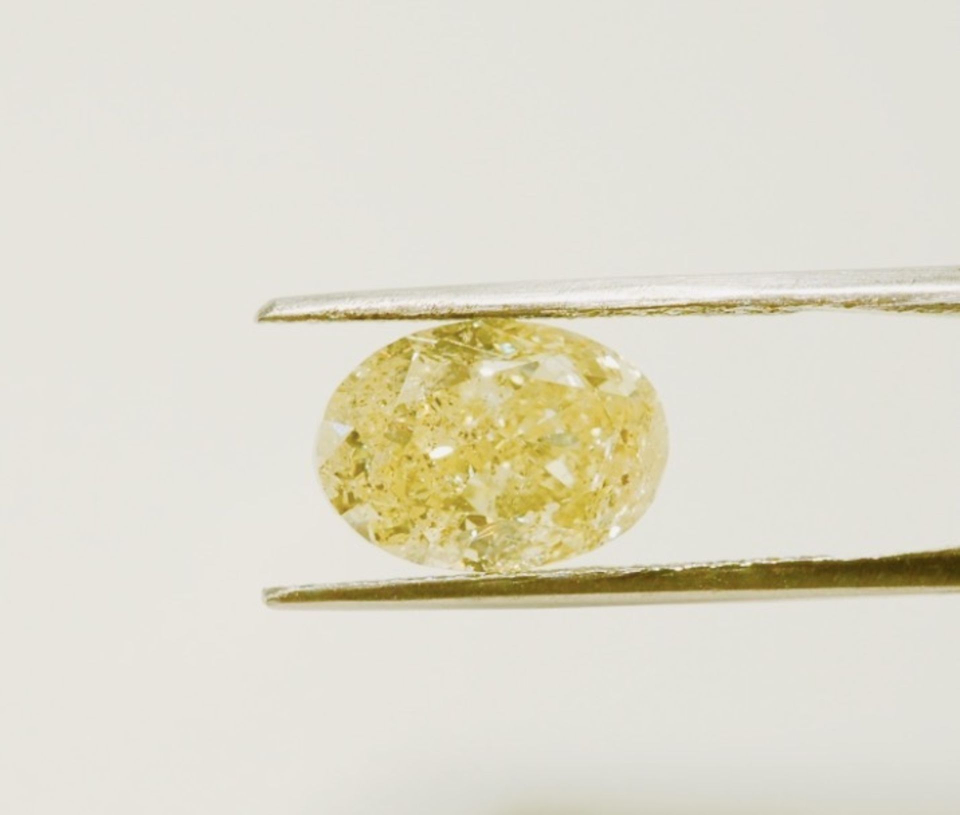 ** ON SALE **Oval Cut ( Natural Diamond ) 5.20 Carat Fancy Yellow Colour I3 Clarity Polish - Image 6 of 6