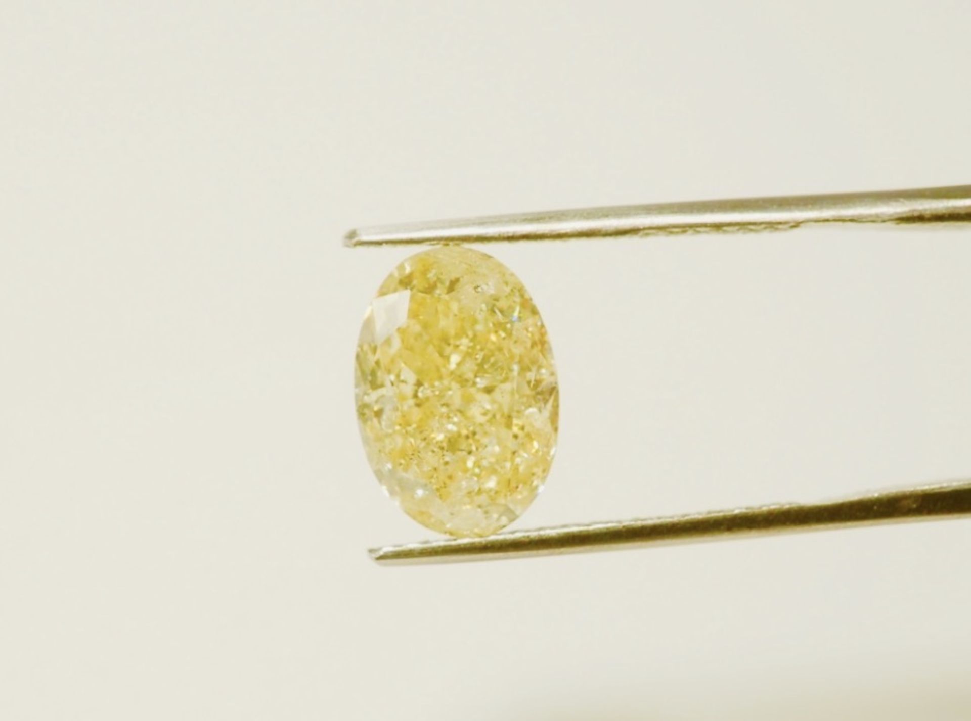 ** ON SALE **Oval Cut ( Natural Diamond ) 5.20 Carat Fancy Yellow Colour I3 Clarity Polish - Image 2 of 6