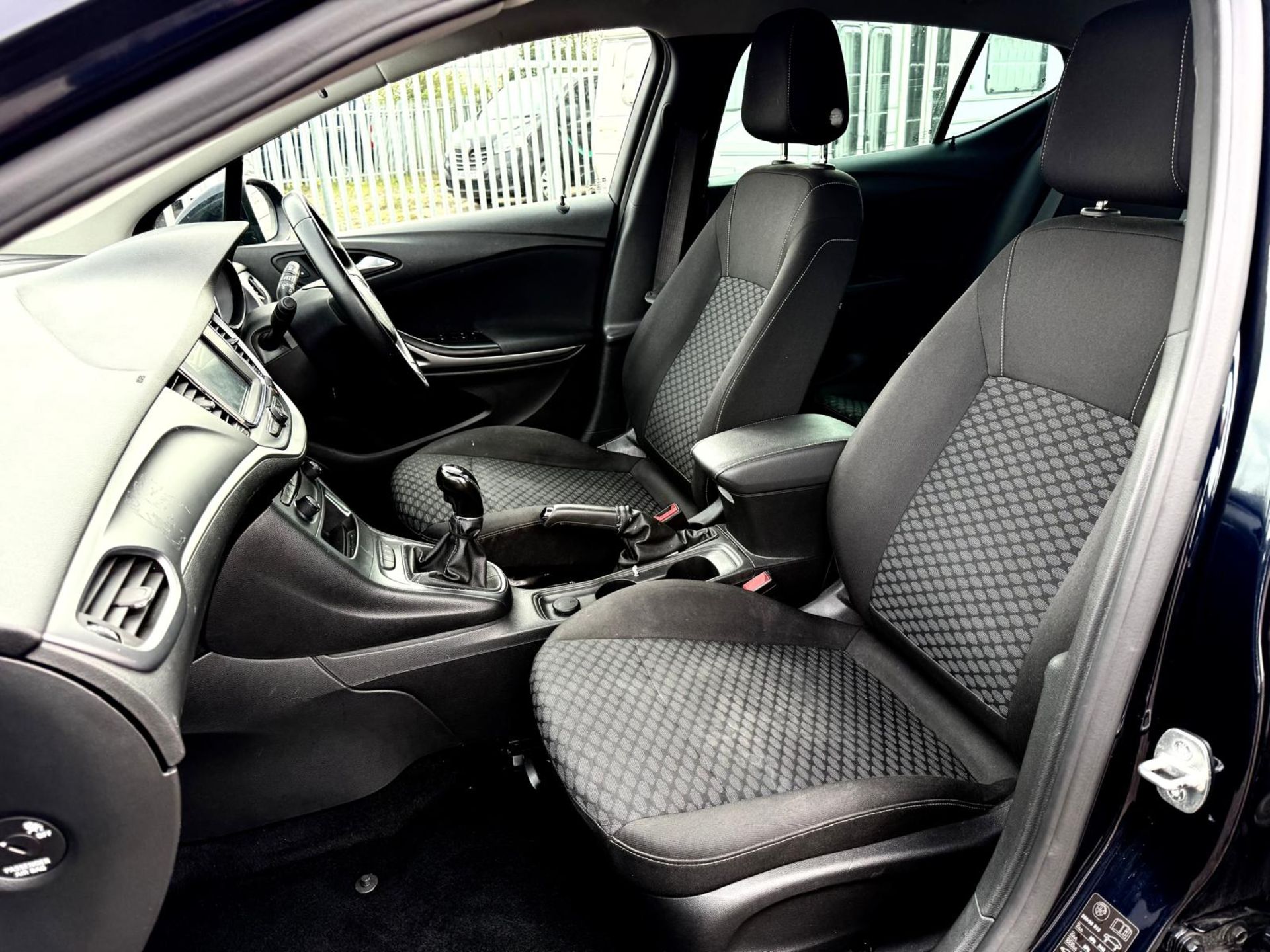 Vauxhall Astra 1.6 CDTI 16v 136 Tech Line Hatchback 2019 '19 Reg' Sat Nav - A/C - ULEZ Complaint - Image 9 of 19