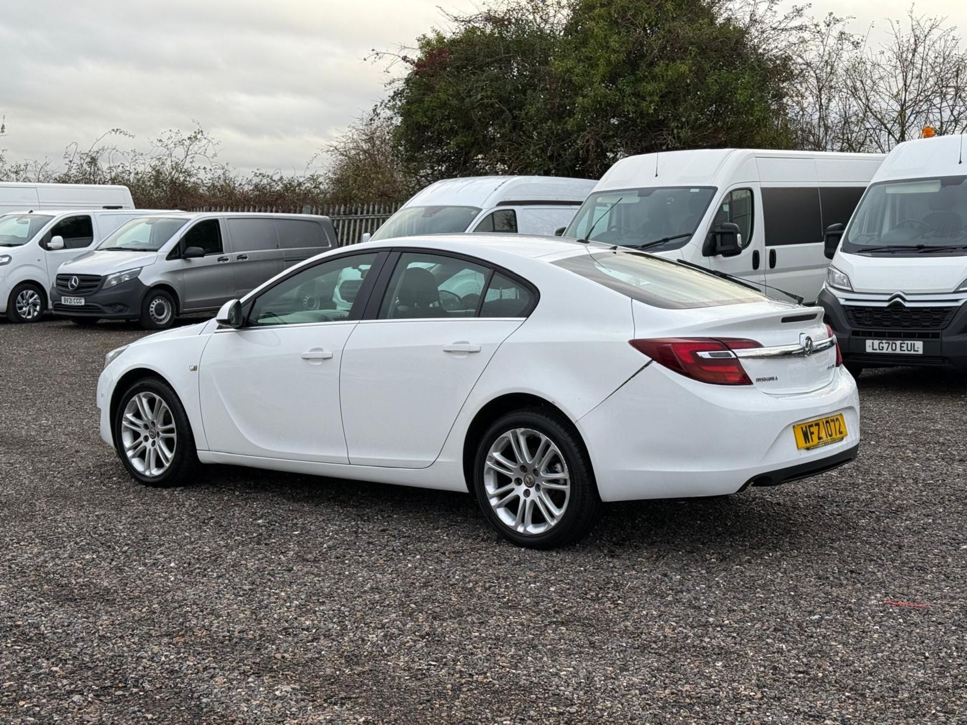 Vauxhall Insignia 2.0 CDTI E/F 140 DESIGN Hatchback 2015 - A/C - Only 77,849 Miles - Image 5 of 19