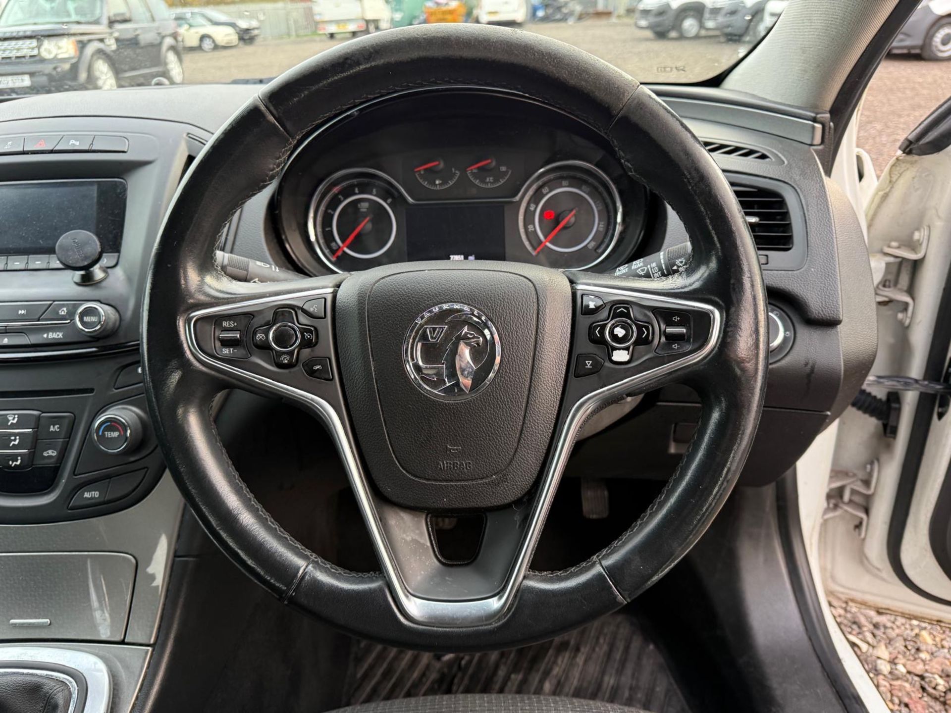 Vauxhall Insignia 2.0 CDTI E/F 140 DESIGN Hatchback 2015 - A/C - Only 77,849 Miles - Image 17 of 19