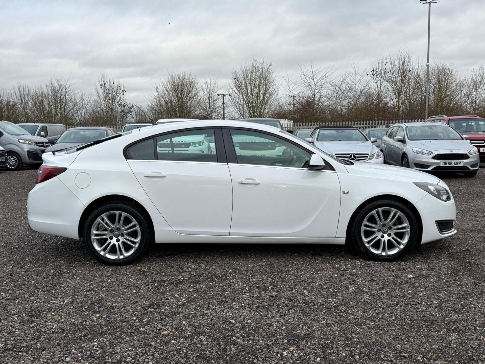 Vauxhall Insignia 2.0 CDTI E/F 140 DESIGN Hatchback 2015 - A/C - Only 77,849 Miles - Image 4 of 19