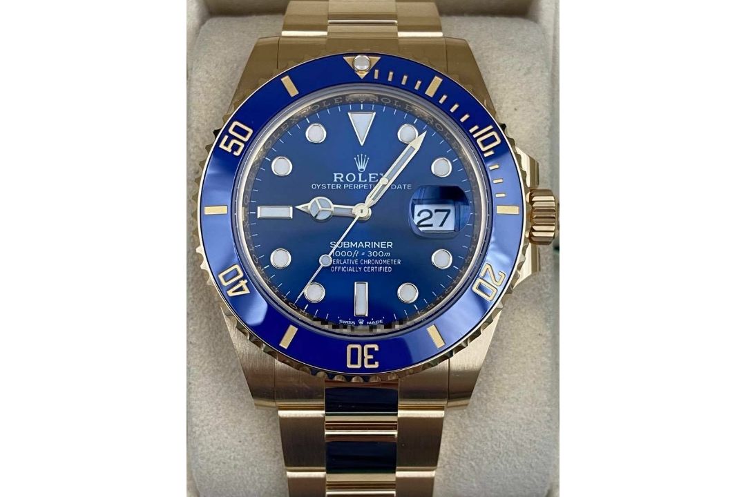 ** ON SALE ** Rolex Submariner Date Oyster Perpetual '2023 Year' Yellow Gold Blue Ceramic - Image 5 of 8