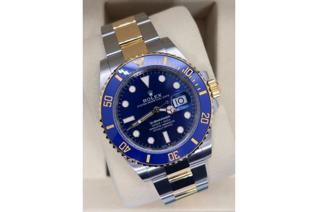 ** ON SALE **Rolex Oyster, 41 mm, Oystersteel and yellow gold Reference 126613LB '2025' Box & Card - Image 2 of 3