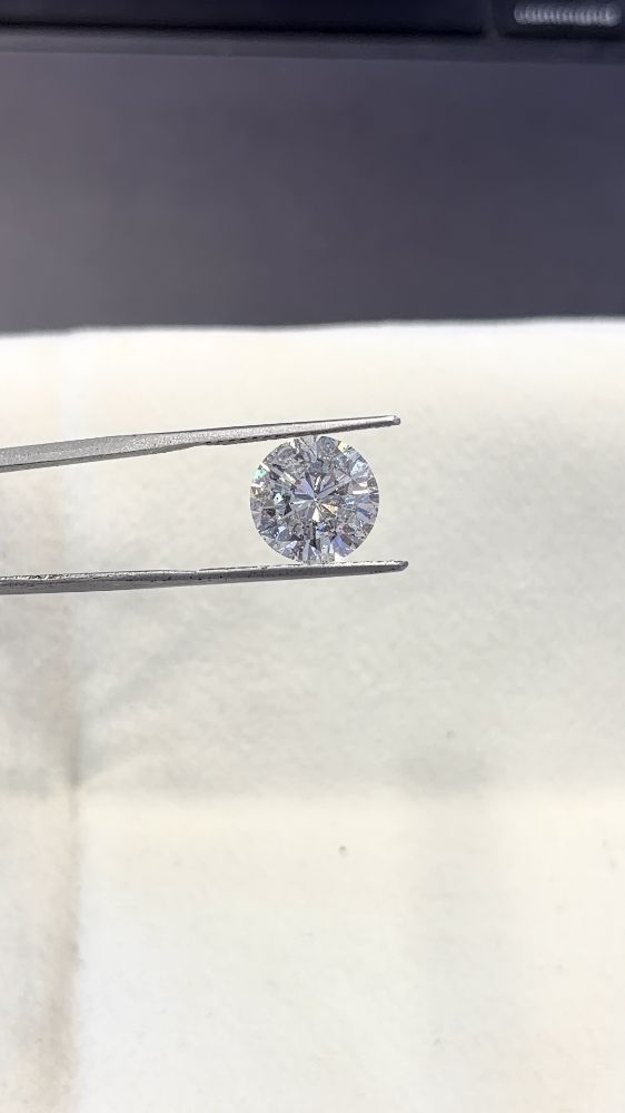** Natural Diamond & Jewellery Event ** Large Selection of Natural Loose Diamonds - Round Brilliant Cut 6.06 Carat F Colour I2 Clarity **