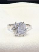Round Brilliant Cut 5.06 Carat ( Natural ) Diamond I Colour I1 Clarity Set 18k White Gold