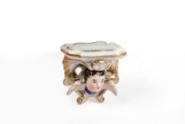 Kleine Wandkonsole mit Putto, Thüringen