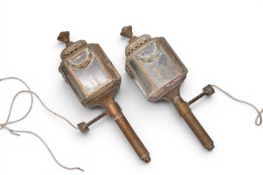 A pair of brass and glass exterior wall lights in the shape of carriage lamps (2)
