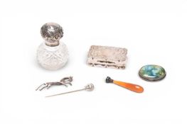 A small collection of bijouterie and jewellery