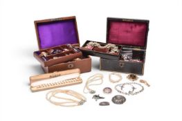 A collection of costume jewellery